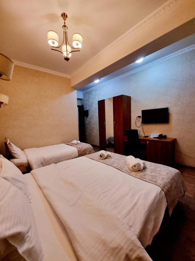 Marialuis Hotel Tbilisi Exterior foto
